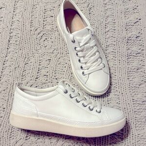 Vionic White Nappa Leather Sneaker with embossed details